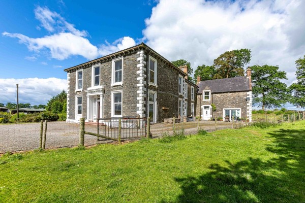 Sunnyhill Exterior1
