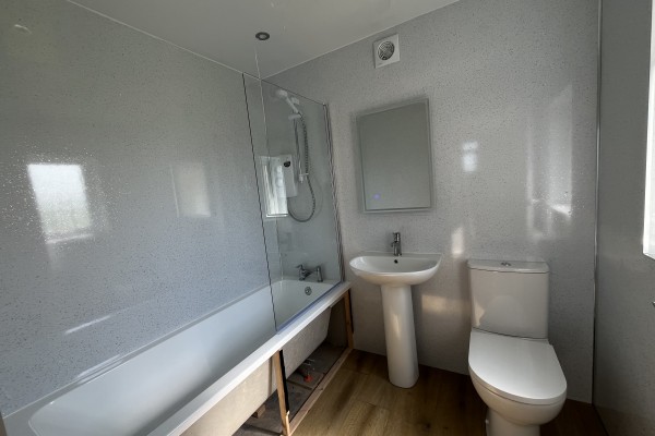 Wattaman Bathroom 1