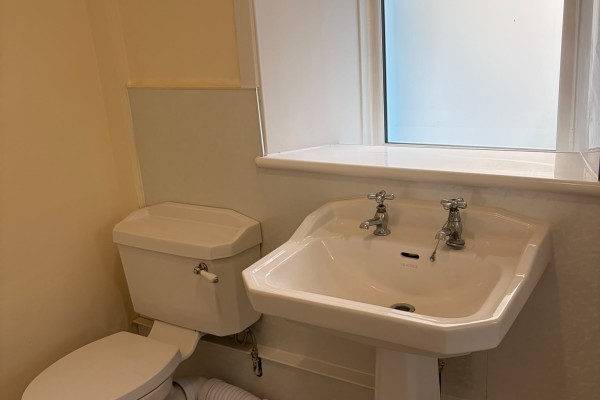 Oaknowe Bathroom