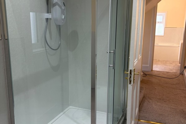 Oaknowe Shower room